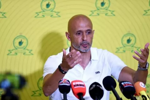 مدرب صنداونز: سنجد 90 ألف مشجع في ستاد القاهرة.. ويجب أن تتعلم جماهيرنا